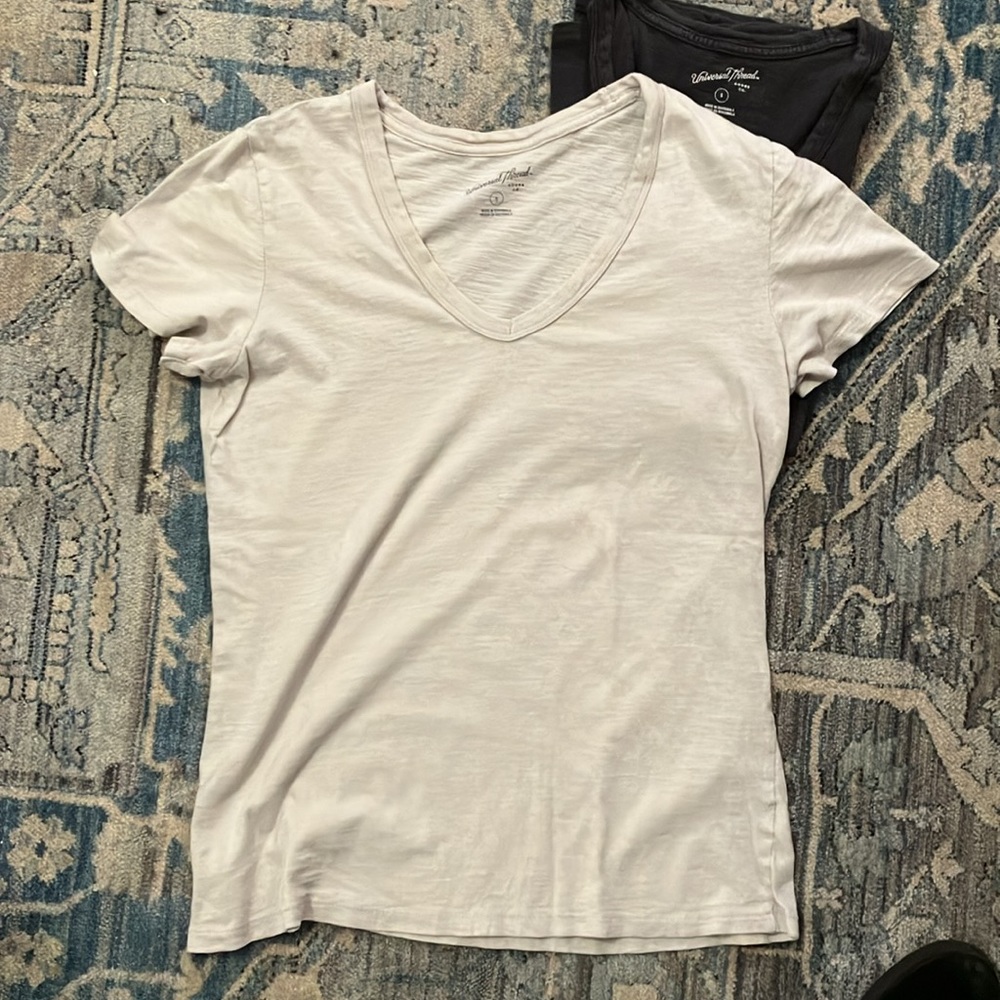 Set of 3 Universal Thread T shirts - Picture 4 of 6